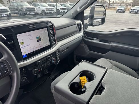 Used 2025 Ford F250 XLT w/ Black Appearance Package image 13