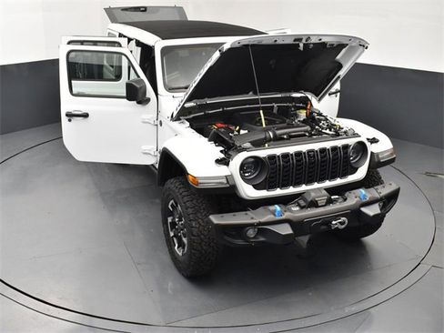 Used 2024 Jeep Wrangler Unlimited Rubicon 4xe image 26