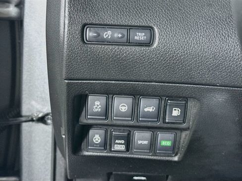 Used 2018 Nissan Rogue SL w/ Premium Package AWD/4WD image 19