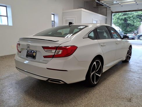 Used 2022 Honda Accord Sport Sedan image 4