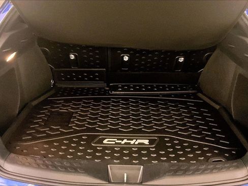 Used 2019 Toyota C-HR XLE image 33