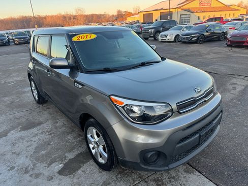 Used 2017 Kia Soul image 3