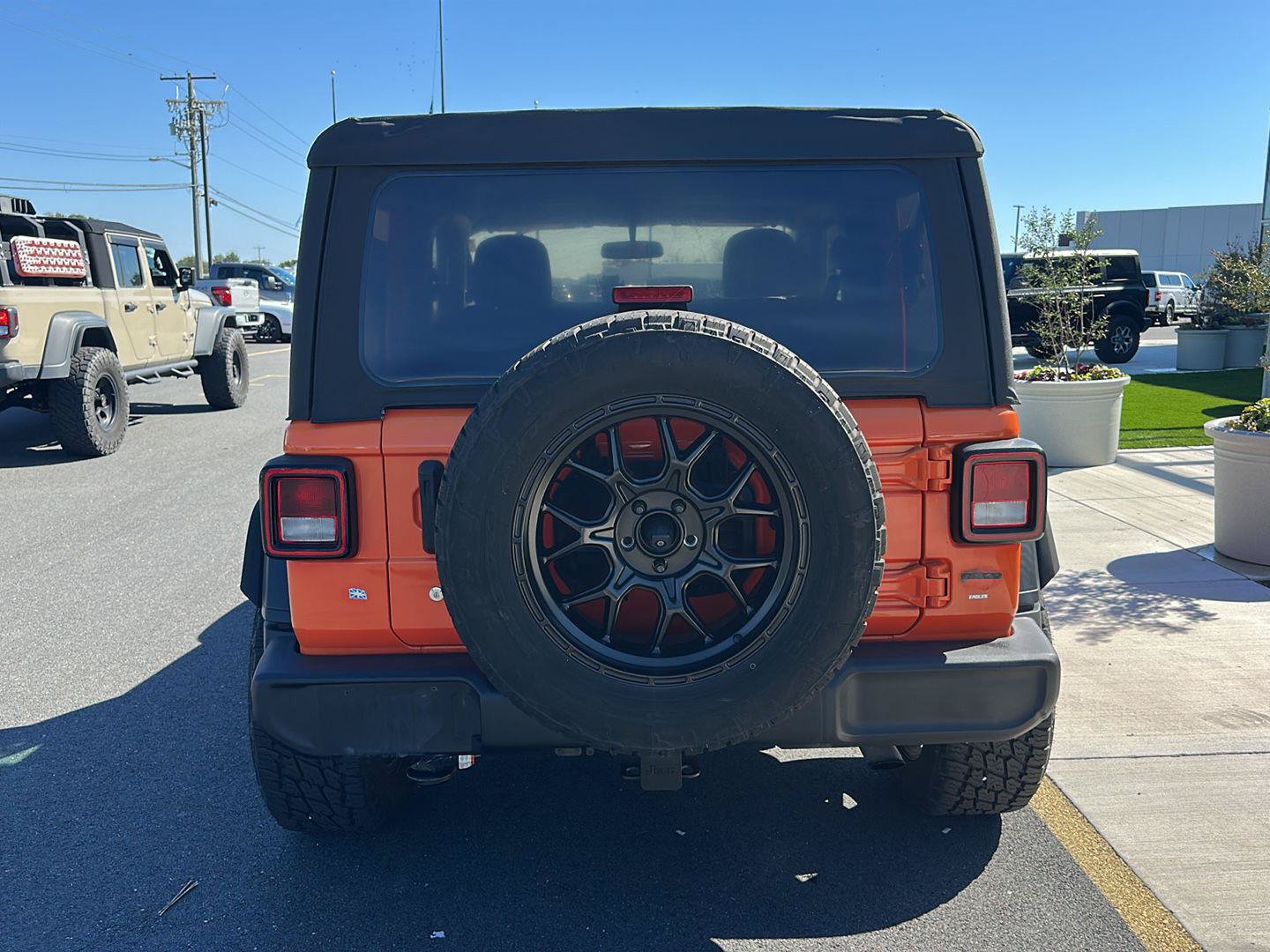 Used 2018 Jeep Wrangler Sport AWD/4WD image 6