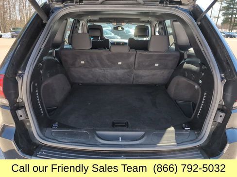 Used 2020 Jeep Grand Cherokee Laredo image 23