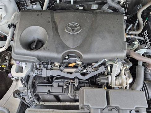 Used 2020 Toyota RAV4 XLE Premium FWD image 21