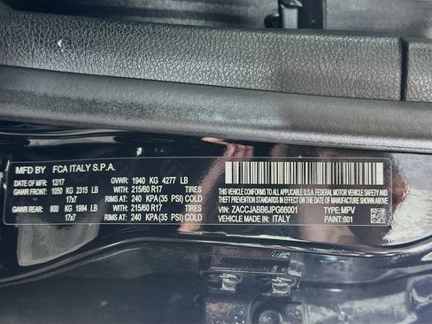 Used 2018 Jeep Renegade Latitude w/ UConnect 8.4 Nav Group FWD image 30