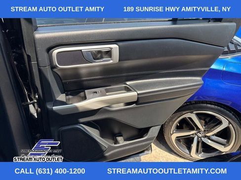 Used 2022 Ford Explorer XLT AWD/4WD image 25
