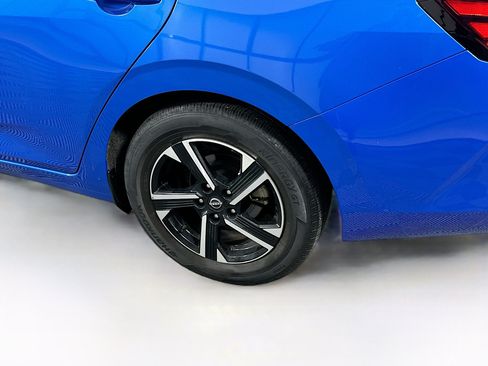 Used 2024 Nissan Sentra SV FWD image 11