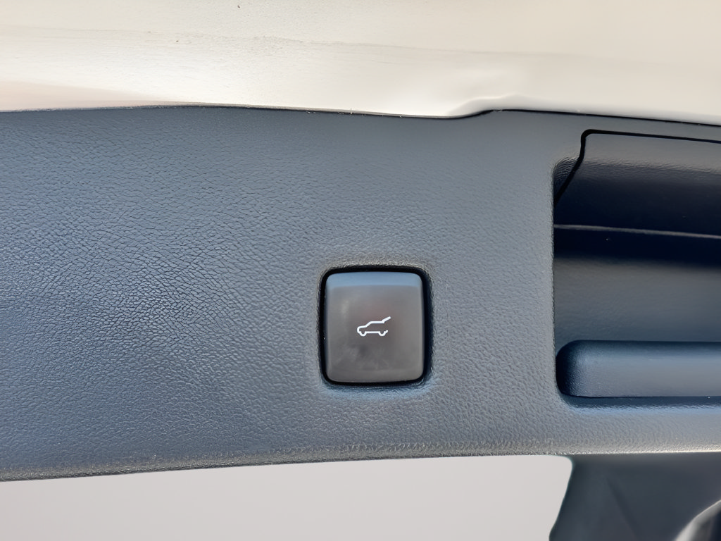 Used 2024 Ford Escape ST-Line w/ Tech Pack #1 FWD image 37