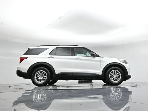 New 2026 Ford Explorer Active RWD image 53