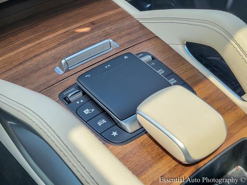 Used 2023 Mercedes-Benz GLE 450 4MATIC image 16