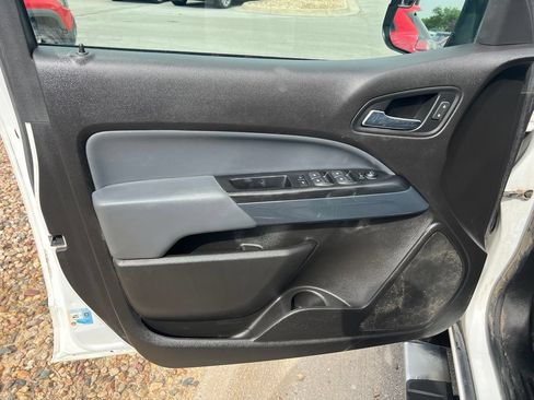 Used 2017 Chevrolet Colorado Z71 AWD/4WD image 16