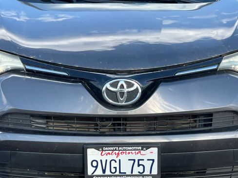 Used 2016 Toyota RAV4 LE AWD/4WD image 12