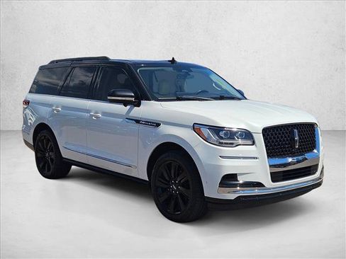 Used 2022 Lincoln Navigator Black Label AWD/4WD image 2