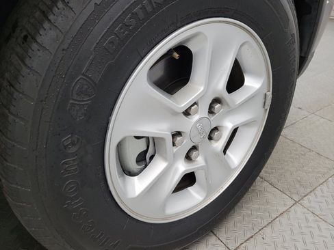 Used 2016 Jeep Grand Cherokee Laredo w/ Quick Order Package 23E image 31