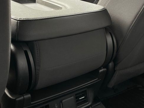 Used 2025 Chevrolet Silverado 1500 LT image 25