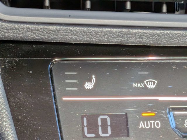 Certified 2025 Volkswagen Jetta Sport FWD image 23