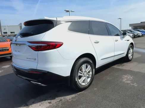 Used 2019 Buick Enclave Essence image 8