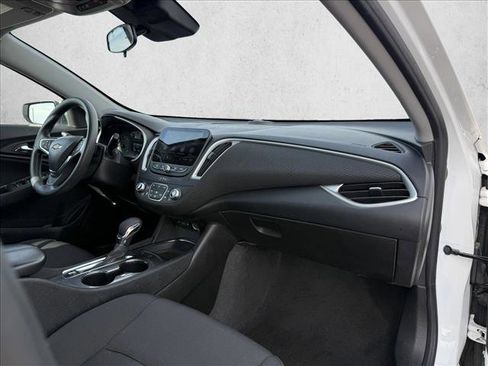 Used 2024 Chevrolet Malibu LT FWD image 9