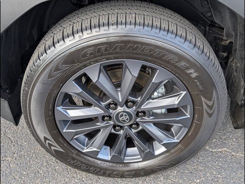 Used 2024 Toyota Land Cruiser image 24