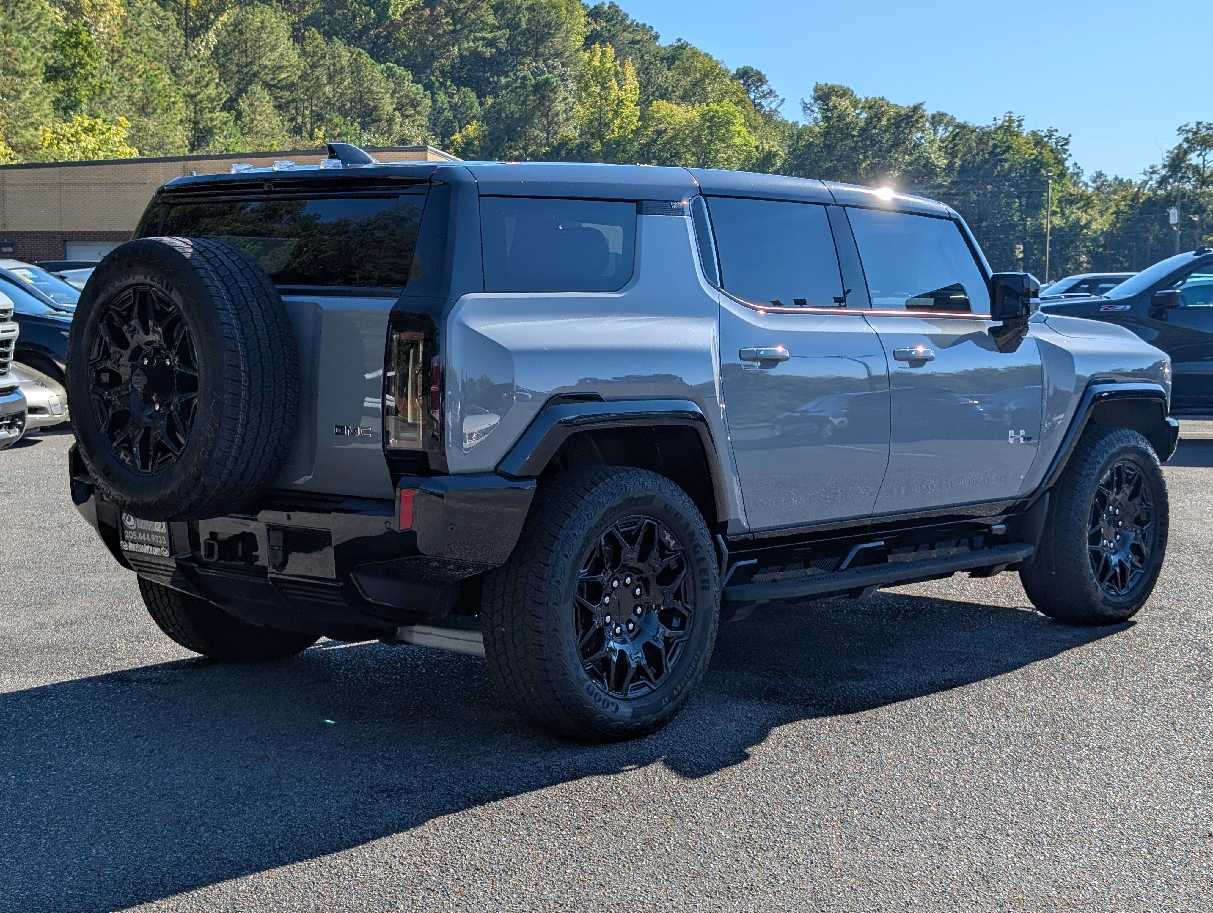 Used 2025 GMC Hummer EV 2X AWD/4WD image 9