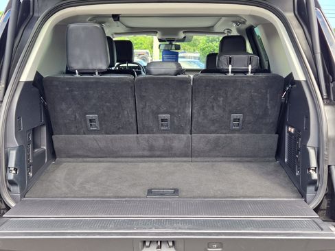Certified 2025 Ford Expedition Platinum AWD/4WD image 11