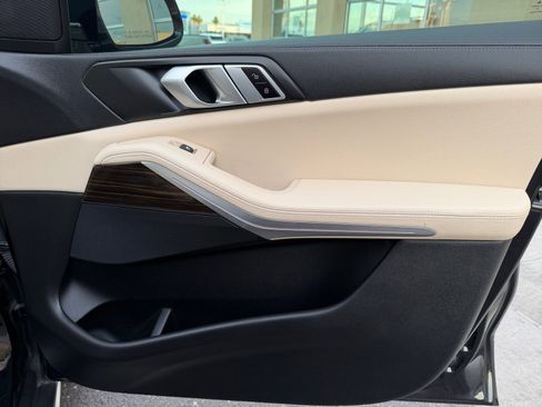 Used 2020 BMW X5 sDrive40i w/ Premium Package image 16