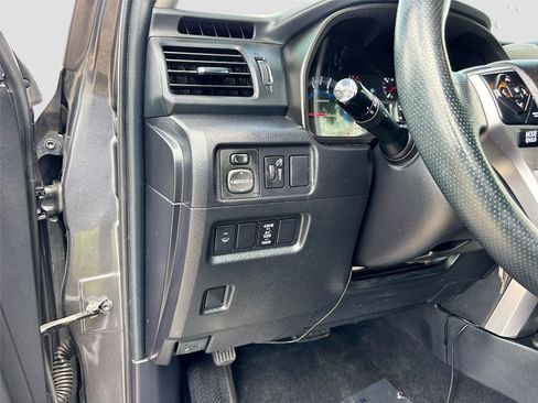 Used 2018 Toyota 4Runner SR5 Premium AWD/4WD image 10