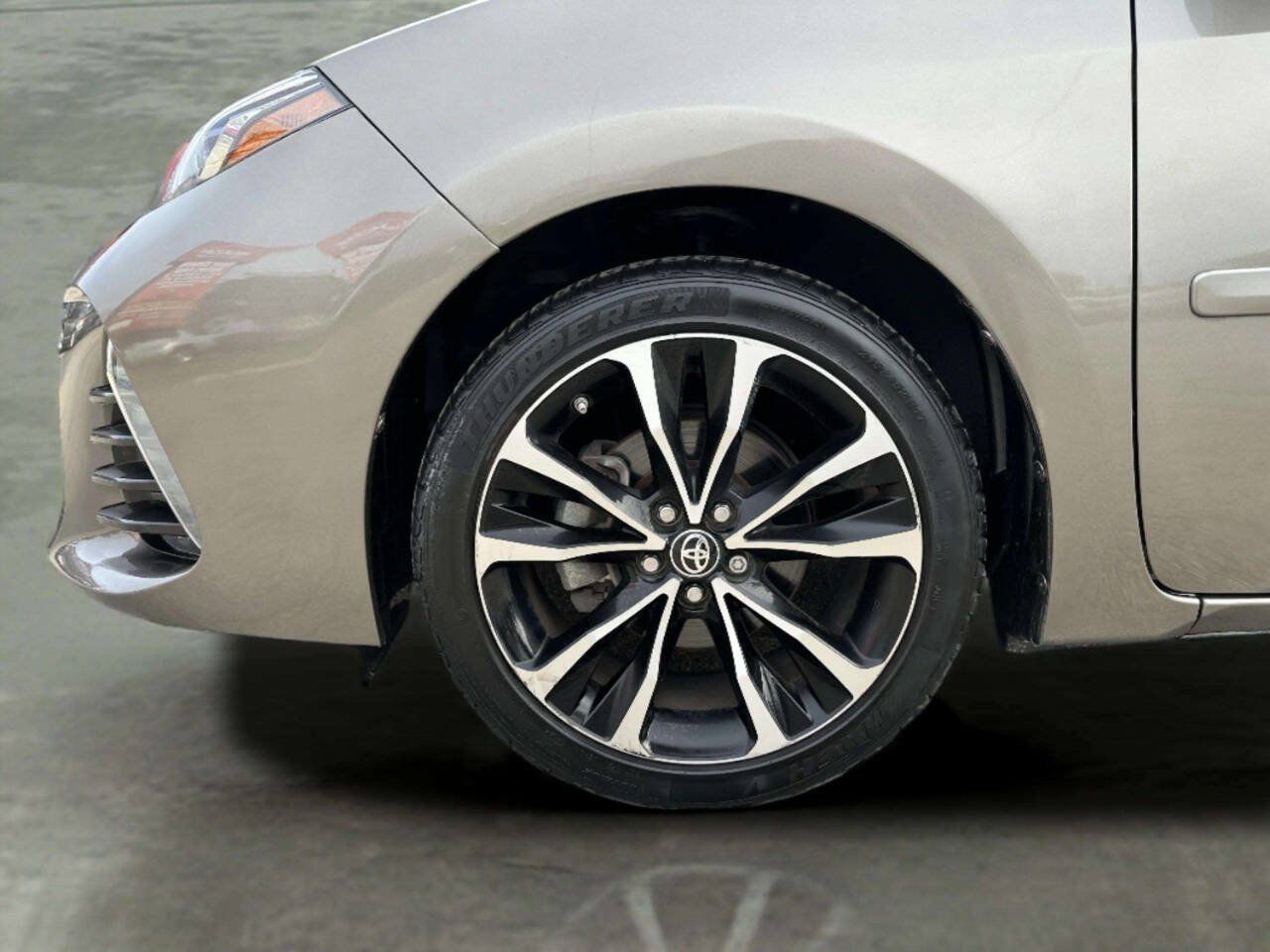 Used 2019 Toyota Corolla SE FWD image 35