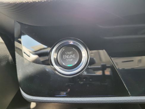 Certified 2025 Buick Envision Preferred AWD/4WD image 17