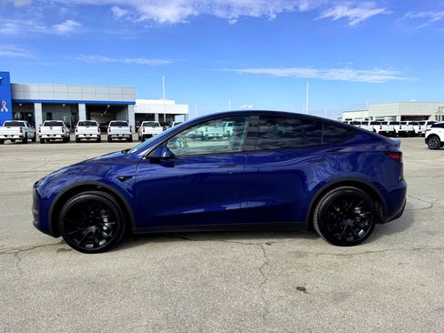 Used 2024 Tesla Model Y Long Range image 11