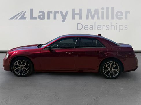 Used 2018 Chrysler 300 Touring w/ Sport Appearance Package image 2