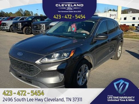 Used 2020 Ford Escape SE image 1