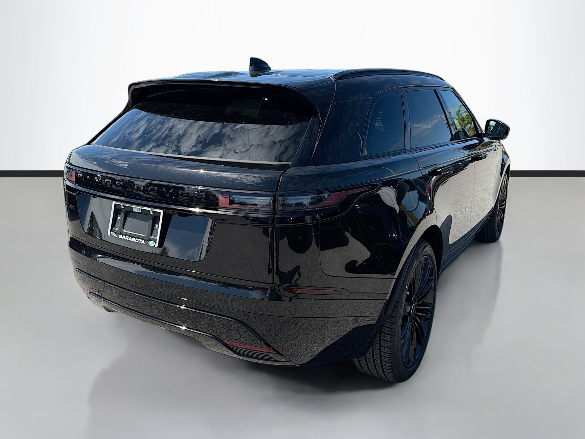 New 2026 Land Rover Range Rover Velar Dynamic SE AWD/4WD image 5