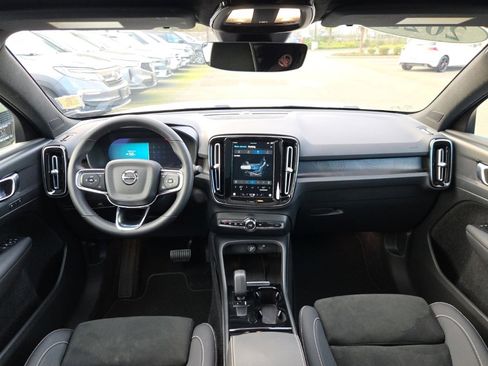 Certified 2023 Volvo C40 P8 Recharge Plus image 5