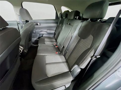 Used 2023 Kia Sorento LX image 23