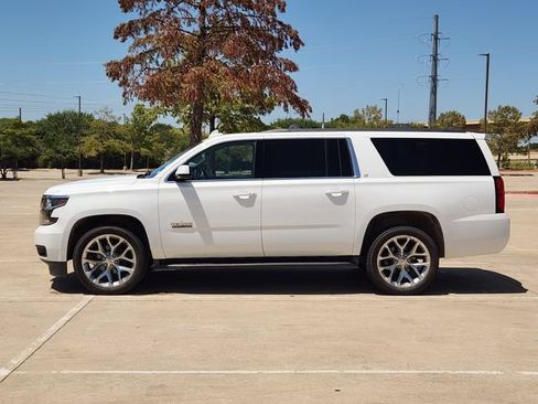 Used 2019 Chevrolet Suburban LT RWD image 4