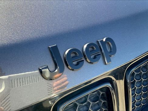 Used 2018 Jeep Compass Altitude image 30