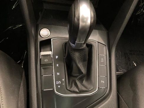 Used 2019 Volkswagen Tiguan SEL FWD image 22