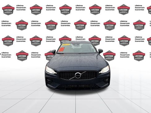 Used 2022 Volvo S60 B5 Momentum w/ Premium Package image 10