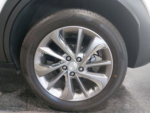 Used 2022 Buick Encore GX Essence w/ Experience Buick Package AWD/4WD image 35