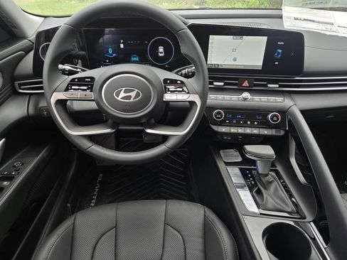 New 2026 Hyundai Elantra Limited FWD image 23