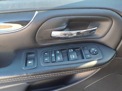 Used 2018 Dodge Grand Caravan SE image 13