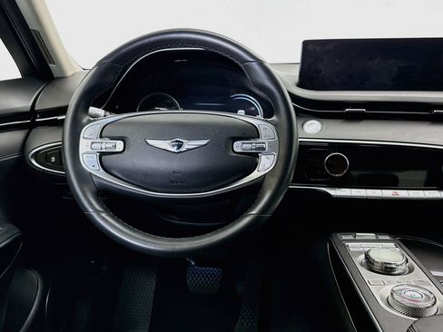 Used 2025 Genesis GV70 2.5T AWD/4WD image 18