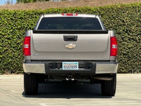 Used 2009 Chevrolet Silverado 1500 LT w/ Regional Value Package RWD image 10