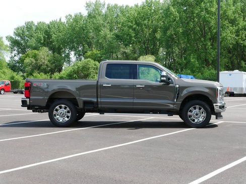 Used 2026 Ford F250 Lariat w/ Lariat Premium Package AWD/4WD image 4