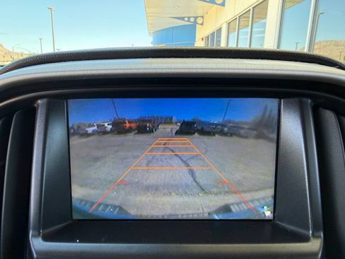 Used 2015 GMC Canyon SLE RWD image 23