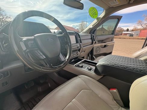 Used 2018 Ford Expedition Limited image 13