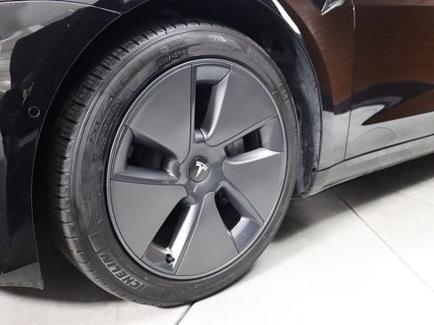 Used 2023 Tesla Model 3 Standard Range image 13