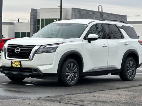 Used 2024 Nissan Pathfinder SV AWD/4WD image 8